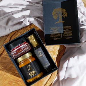 Sunny Tastes gift box with Greek olive oil, orange blossom honey and pomegranate balsamic pearls by Dakry Olive